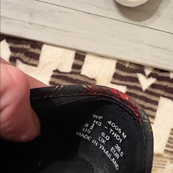 Keds Plaid Sneakers - Red, Green, and Black they are like new!!!! - Picture 9 of 9